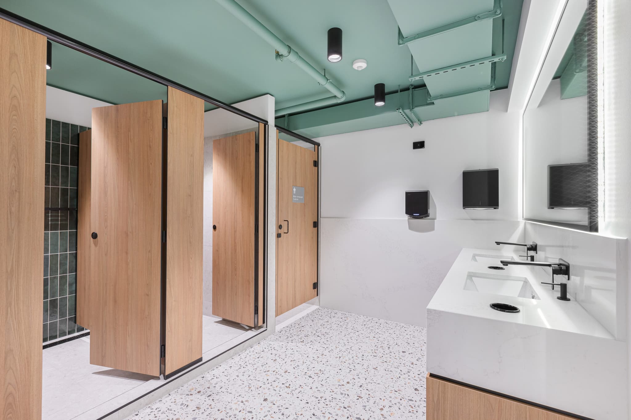 Finding the Right Toilet Cubicle Layout and Dimensions | Cubispec